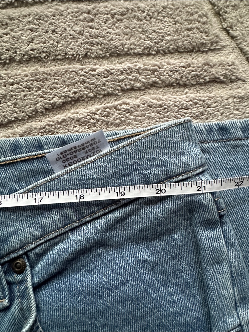 Wrangler Men's Light Blue Relaxed Fit Jeans - Picture 4 of 8